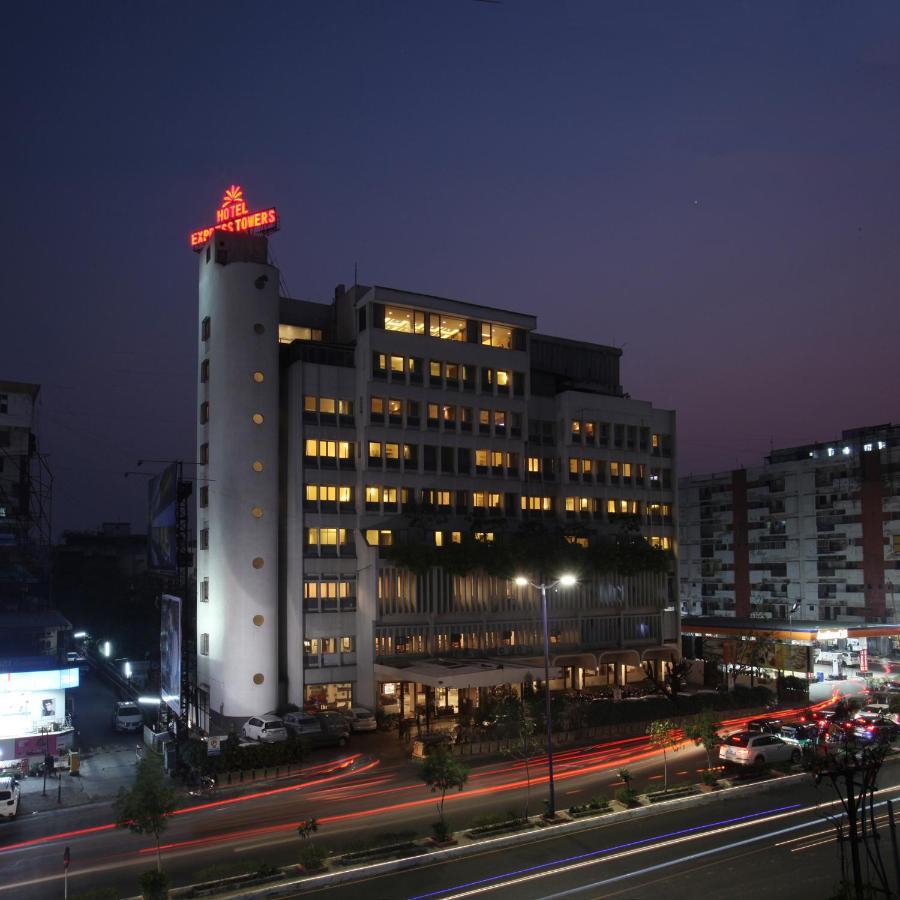 ואדודרה Hotel Express Towers מראה חיצוני תמונה