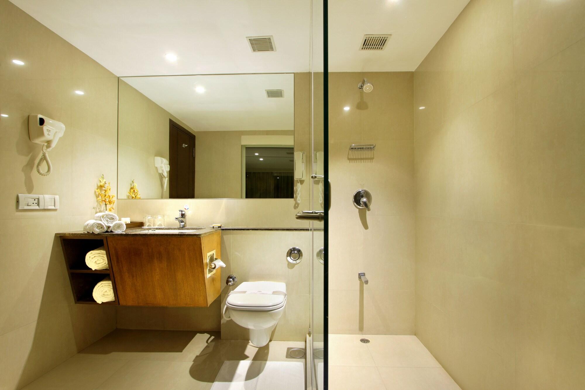 ואדודרה Hotel Express Towers מראה חיצוני תמונה
