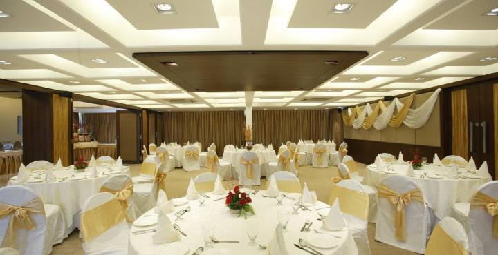 ואדודרה Hotel Express Towers מראה חיצוני תמונה