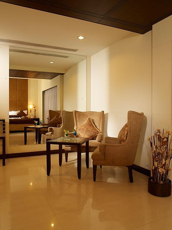 ואדודרה Hotel Express Towers מראה חיצוני תמונה