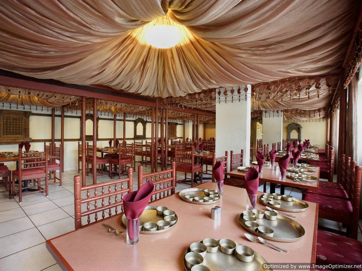 ואדודרה Hotel Express Towers מראה חיצוני תמונה