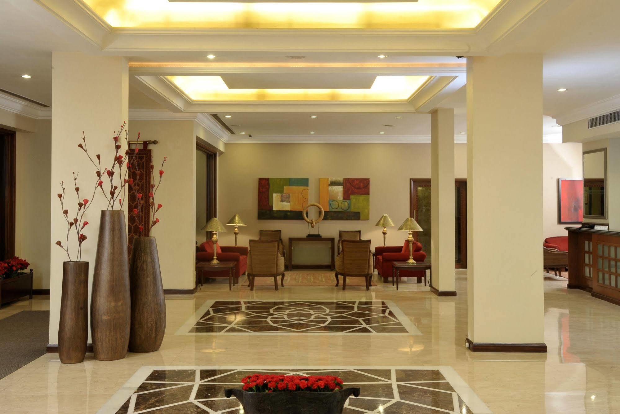 ואדודרה Hotel Express Towers מראה חיצוני תמונה