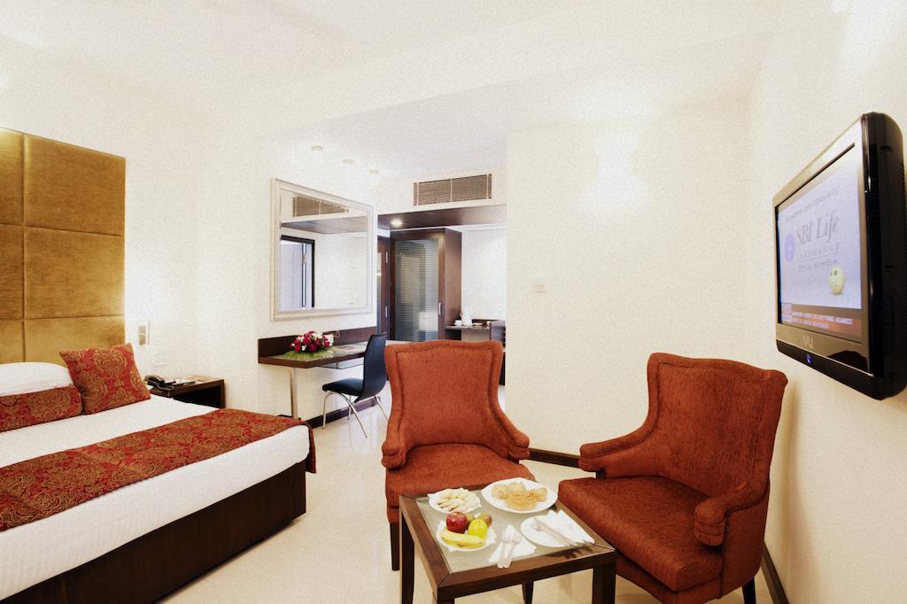 ואדודרה Hotel Express Towers מראה חיצוני תמונה